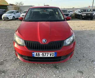 Autovermietung Skoda Fabia Nr.14773 Schaltgetriebe am Flughafen von Tirana, ausgestattet mit einem 1,2L Motor ➤ Von Enrigen in Albanien.