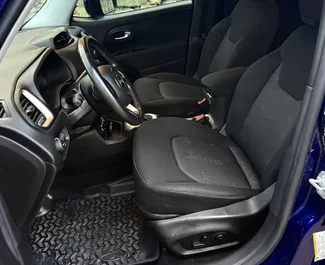 Vermietung Jeep Renegade. Wirtschaft, Komfort, Crossover Fahrzeug zur Miete in Georgien ✓ Kaution Keine Kaution ✓ Versicherungsoptionen KFZ-HV, VKV Komplett, Insassen, Diebstahlschutz, Keine Kaution.