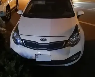 Frontansicht eines Mietwagens Kia Rio in Baku, Aserbaidschan ✓ Auto Nr.11904. ✓ Automatisch TM ✓ 0 Bewertungen.