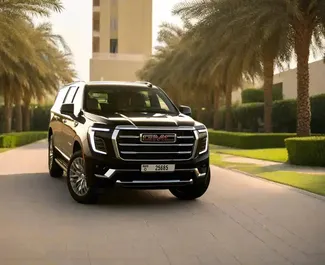 Benzin 5,7L Motor von GMC Yukon 2025 zur Miete in Dubai.