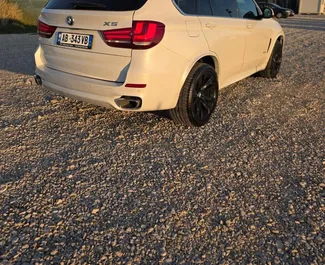 Mietwagen BMW X5 2017 in Albanien, mit Benzin-Kraftstoff und  PS ➤ Ab 100 EUR pro Tag.
