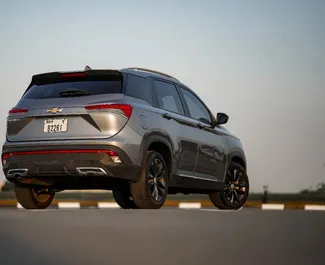 Innenraum von Chevrolet Captiva zur Miete in VAE. Ein großartiges 7-Sitzer Fahrzeug mit Automatisch Getriebe.