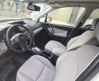 Benzin 2,5L Motor von Subaru Forester 2014 zur Miete in Tiflis.