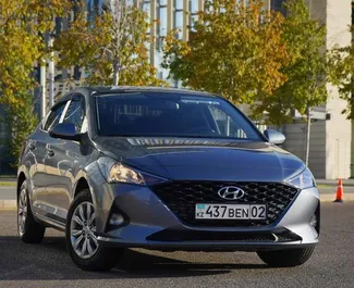 Frontansicht eines Mietwagens Hyundai Accent in Almaty, Kasachstan ✓ Auto Nr.14745. ✓ Automatisch TM ✓ 0 Bewertungen.
