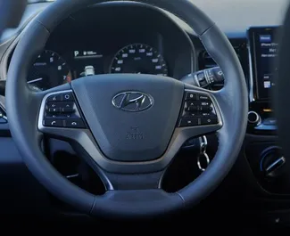 Benzin 1,6L Motor von Hyundai Accent 2021 zur Miete in Almaty.