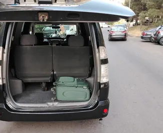 Mietwagen Toyota Noah 2010 in Georgien, mit Benzin-Kraftstoff und 180 PS ➤ Ab 180 GEL pro Tag.