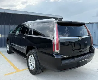 Frontansicht eines Mietwagens Cadillac Escalade in Tiflis, Georgien ✓ Auto Nr.14759. ✓ Automatisch TM ✓ 0 Bewertungen.
