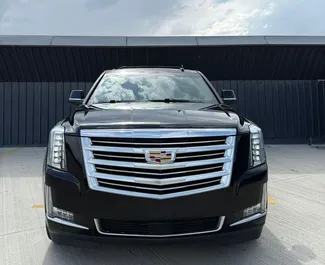 Benzin 6,2L Motor von Cadillac Escalade 2019 zur Miete in Tiflis.