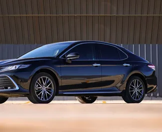 Mietwagen Toyota Camry 2023 in Georgien, mit Benzin-Kraftstoff und 180 PS ➤ Ab 160 GEL pro Tag.
