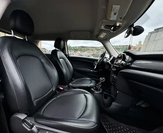 Mini Cooper 2015 zur Miete verfügbar in Tiflis, mit Kilometerbegrenzung unbegrenzte.