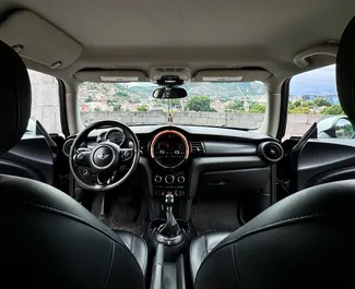 Benzin 1,5L Motor von Mini Cooper 2015 zur Miete in Tiflis.