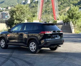 Vermietung Toyota Corolla Cross. Wirtschaft, Komfort, Crossover Fahrzeug zur Miete in Georgien ✓ Kaution Keine Kaution ✓ Versicherungsoptionen KFZ-HV, TKV, VKV Plus, VKV Komplett, Insassen, Diebstahlschutz.