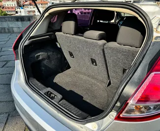 Ford Fiesta 2015 mit Antriebssystem Frontantrieb, verfügbar in Tiflis.