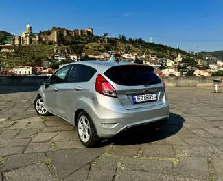 Ford Fiesta 2015 zur Miete verfügbar in Tiflis, mit Kilometerbegrenzung unbegrenzte.