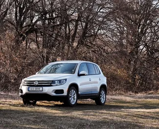 Frontansicht eines Mietwagens Volkswagen Tiguan in Tiflis, Georgien ✓ Auto Nr.7642. ✓ Automatisch TM ✓ 0 Bewertungen.