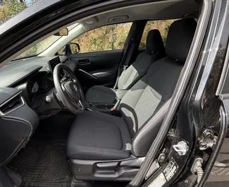 Toyota Corolla Cross 2023 mit Antriebssystem Allradantrieb, verfügbar in Tiflis.