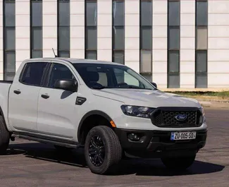 Benzin 2,3L Motor von Ford Ranger 2022 zur Miete in Tiflis.