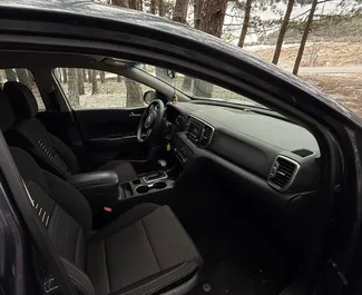 Benzin 2,4L Motor von Kia Sportage 2015 zur Miete in Tiflis.
