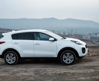 Benzin 2,4L Motor von Kia Sportage 2015 zur Miete in Tiflis.