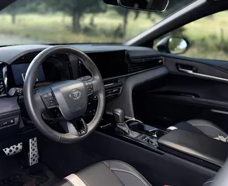Toyota Camry 2024 zur Miete verfügbar in Tiflis, mit Kilometerbegrenzung unbegrenzte.