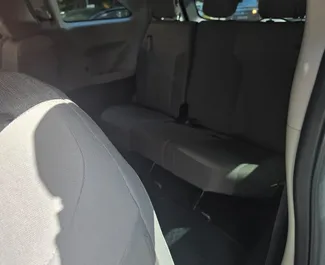 Toyota Sienna 2023 zur Miete verfügbar in Tiflis, mit Kilometerbegrenzung unbegrenzte.