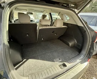 Innenraum von Hyundai Tucson zur Miete in Georgien. Ein großartiges 5-Sitzer Fahrzeug mit Automatisch Getriebe.
