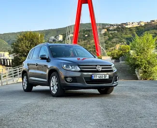 Frontansicht eines Mietwagens Volkswagen Tiguan in Tiflis, Georgien ✓ Auto Nr.14611. ✓ Automatisch TM ✓ 0 Bewertungen.