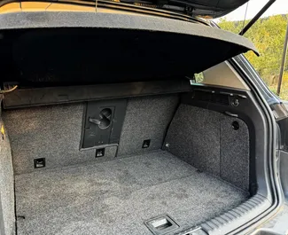 Volkswagen Tiguan 2013 mit Antriebssystem Allradantrieb, verfügbar in Tiflis.