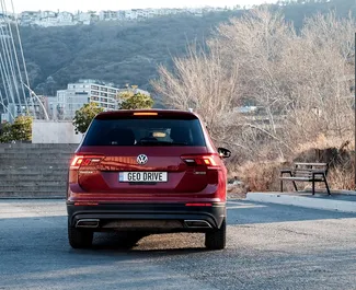 Benzin 2,0L Motor von Volkswagen Tiguan 2019 zur Miete in Tiflis.