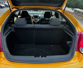 Hyundai Veloster 2016 mit Antriebssystem Frontantrieb, verfügbar in Tiflis.