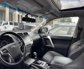 Diesel 4,0L Motor von Toyota Land Cruiser Prado 2023 zur Miete in Tiflis.