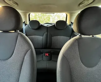 Mini One 2015 zur Miete verfügbar in Tiflis, mit Kilometerbegrenzung unbegrenzte.