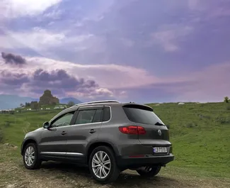 Mietwagen Volkswagen Tiguan 2013 in Georgien, mit Benzin-Kraftstoff und 180 PS ➤ Ab 77 GEL pro Tag.