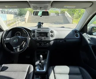 Benzin 2,0L Motor von Volkswagen Tiguan 2013 zur Miete in Tiflis.