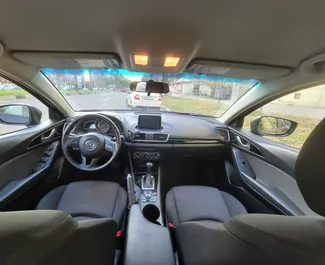 Mazda 3 2015 mit Antriebssystem Frontantrieb, verfügbar in Tiflis.