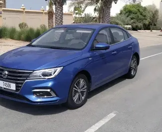Frontansicht eines Mietwagens MG 5 in Dubai, VAE ✓ Auto Nr.14761. ✓ Automatisch TM ✓ 0 Bewertungen.