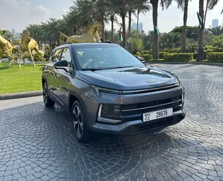 Frontansicht eines Mietwagens JAC JS4 in Dubai, VAE ✓ Auto Nr.11301. ✓ Automatisch TM ✓ 0 Bewertungen.