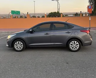 Vermietung Hyundai Accent. Wirtschaft Fahrzeug zur Miete in VAE ✓ Kaution Keine Kaution ✓ Versicherungsoptionen KFZ-HV, VKV Plus, VKV Komplett, Insassen, Diebstahlschutz, Keine Kaution.