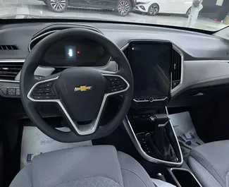Vermietung Chevrolet Captiva. Komfort, Crossover Fahrzeug zur Miete in VAE ✓ Kaution Keine Kaution ✓ Versicherungsoptionen KFZ-HV.