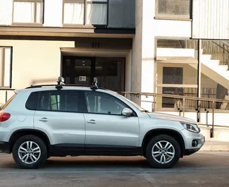 Vermietung Volkswagen Tiguan. Komfort, Crossover Fahrzeug zur Miete in Georgien ✓ Kaution Keine Kaution ✓ Versicherungsoptionen KFZ-HV, TKV, VKV Plus, VKV Komplett, Insassen, Diebstahlschutz.