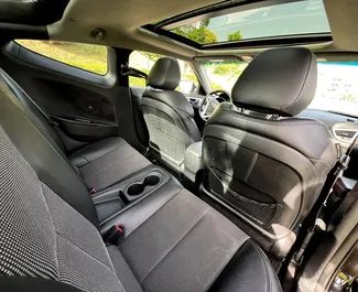 Benzin 1,6L Motor von Hyundai Veloster 2016 zur Miete in Tiflis.