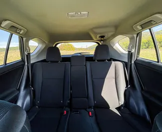 Toyota Rav4 2018 mit Antriebssystem Allradantrieb, verfügbar in Tiflis.