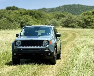Frontansicht eines Mietwagens Jeep Renegade in Tiflis, Georgien ✓ Auto Nr.14635. ✓ Automatisch TM ✓ 0 Bewertungen.