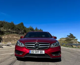 Frontansicht eines Mietwagens Mercedes-Benz E350 in Tiflis, Georgien ✓ Auto Nr.14662. ✓ Automatisch TM ✓ 0 Bewertungen.