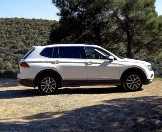 Mietwagen Volkswagen Tiguan 2018 in Georgien, mit Benzin-Kraftstoff und 180 PS ➤ Ab 159 GEL pro Tag.