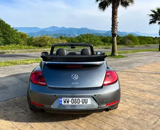 Benzin 2,0L Motor von Volkswagen Beetle Cabrio 2015 zur Miete in Tiflis.
