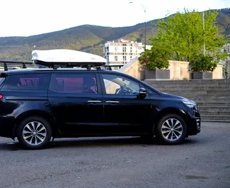 Mietwagen Kia Carnival 2015 in Georgien, mit Diesel-Kraftstoff und 202 PS ➤ Ab 220 GEL pro Tag.