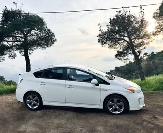 Vermietung Toyota Prius. Wirtschaft, Komfort Fahrzeug zur Miete in Georgien ✓ Kaution Keine Kaution ✓ Versicherungsoptionen KFZ-HV, TKV, VKV Plus, VKV Komplett, Insassen, Diebstahlschutz.