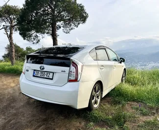 Hybride 1,8L Motor von Toyota Prius 2013 zur Miete in Tiflis.