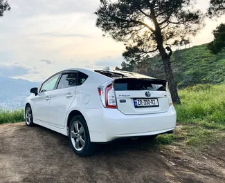 Toyota Prius 2013 mit Antriebssystem Frontantrieb, verfügbar in Tiflis.